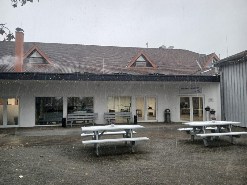 Blick auf das Tagungszentrum Blaubeuren im Regen