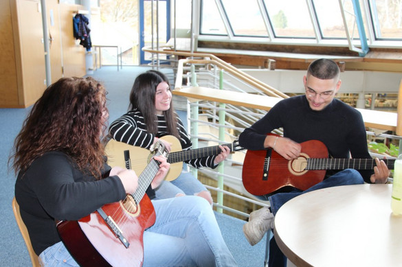 Gitarre Wahlfach – offener Unterricht Gitarre Wahlfach – offener Unterricht