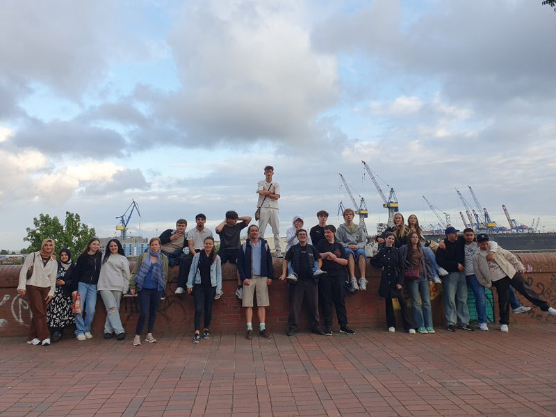 Gruppenfoto am Hamburger Hafen