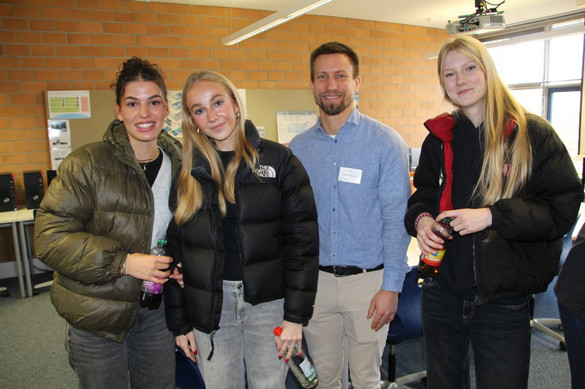 Treffpunkt für Ehemalige und Aktive