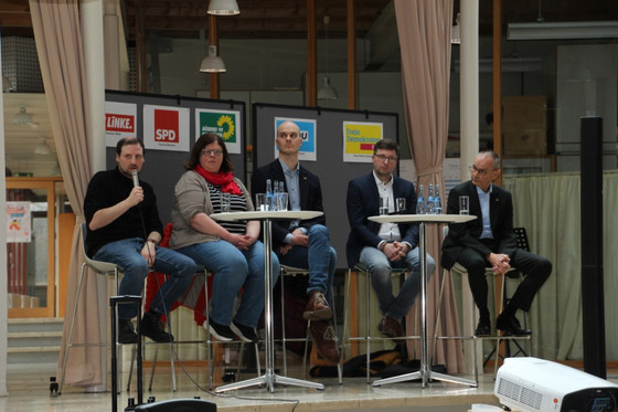 Direktkandidaten des Wahlkreises Leonberg-Herrenberg von links nach rechts: Thomas Walz (Die Linke), Farina Semler (SPD), Peter Seimer (Bündnis ‘90/Grüne), Albrecht Stickel (CDU), Hans Dieter Scheerer (FDP)