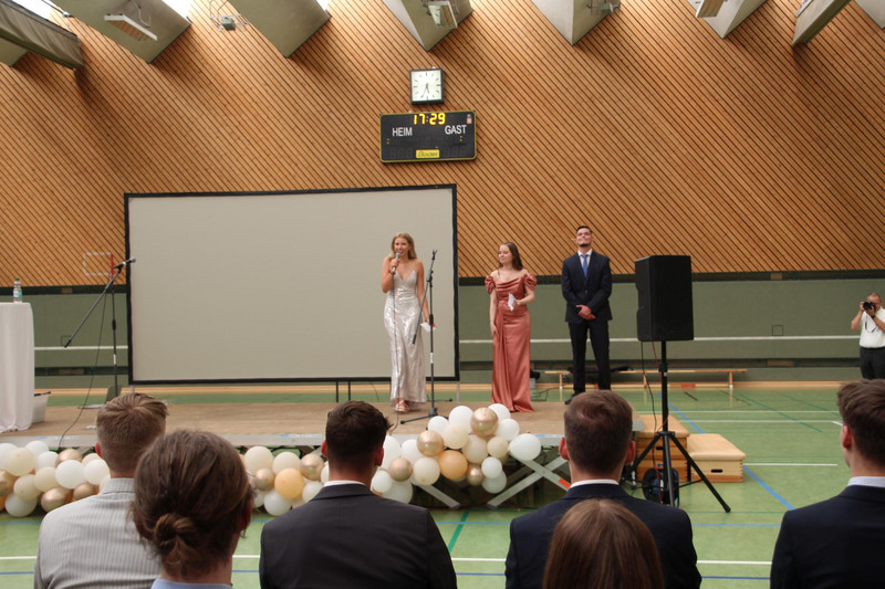 Moderator*innen Luisa Mibus, Ann-Cathrin Raßmann und Timo Schulze