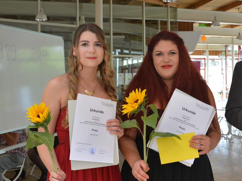 Preise für Nicole Ebener und Isabelle Archi (3BFA3)