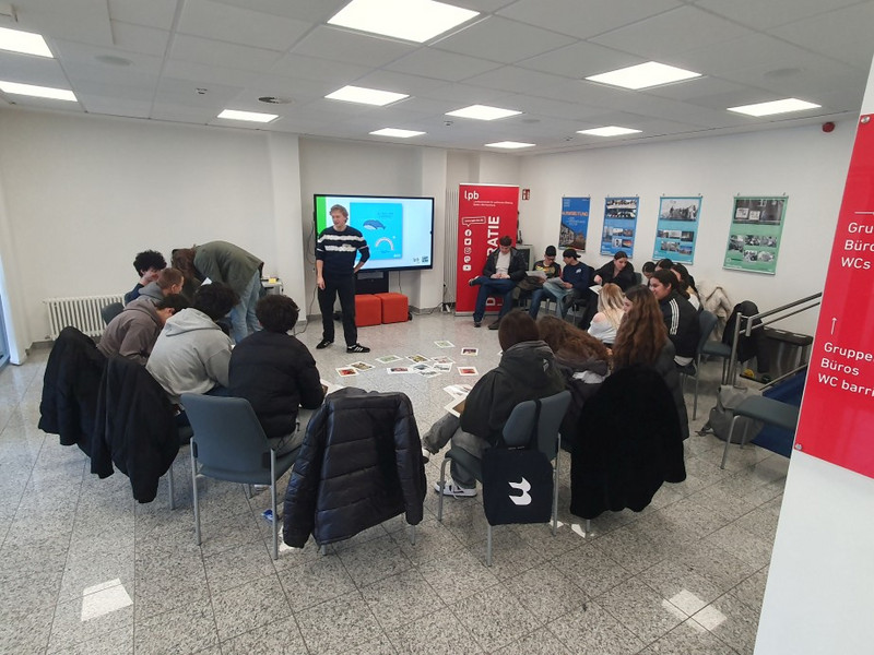 Klasse 2BFH1 bei der Workshop-Phase Klasse 2BFH1 bei der Workshop-Phase