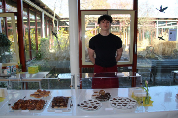 Süßes und deftiges Gebäck wartete auf Hungrige